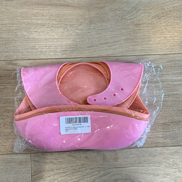 Brand new Silicone bibs 3 pack - Picture 1 of 2